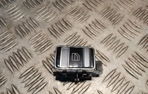 Mercedes-Benz S W221 Electric window control switch 2218201710 A2218201710