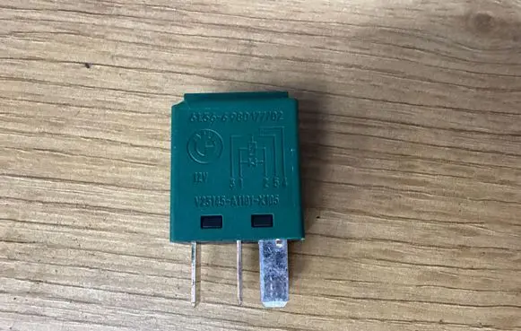 BMW 3 E90 E91 Other relay 61366980177