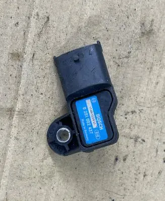 Opel Zafira B Air pressure sensor 0281002437