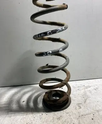 Volkswagen Golf VI Rear coil spring