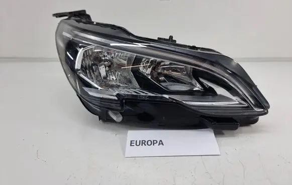 Peugeot 3008 II Headlight/headlamp 90085115