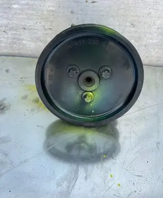 Mercedes-Benz E W211 Power steering pump A6112300115
