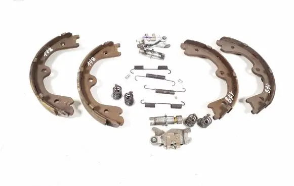 Infiniti Q70 Y51 Handbrake/parking brake pads 
