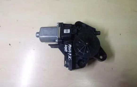 Ford Focus Front door window regulator motor 4M5T14A389 Z376