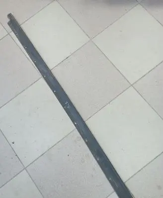 Mercedes-Benz GL X164 Front door glass trim molding A1646904762