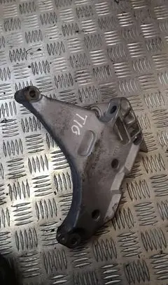 Volkswagen Tiguan Engine mounting bracket 03l199207