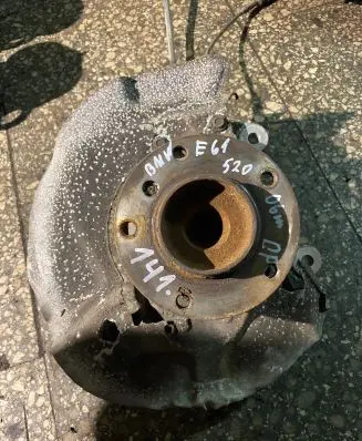 BMW 5 E60 E61 Front wheel hub