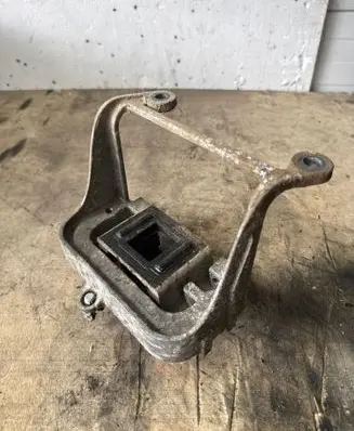 Renault Master III Engine mount bracket 8200676857