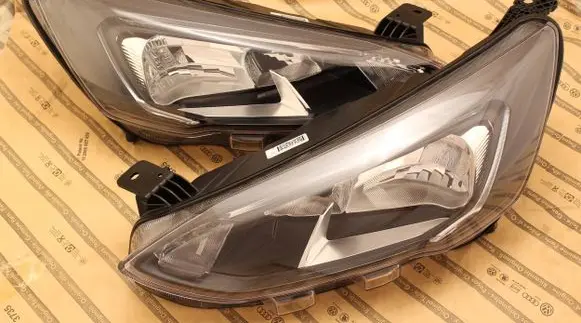 Ford Focus Headlight/headlamp MX7B13E014CC MX7B13E015CC