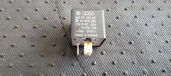 Audi A4 S4 B5 8D Other relay 443951253AA 899574000