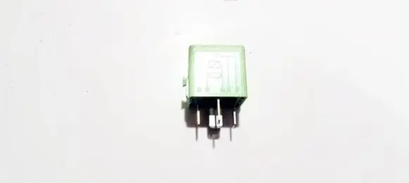 BMW 5 E39 Other relay 61368373700 v23134-k59-x312