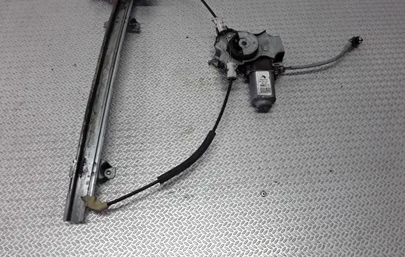 Nissan Almera N16 Front door window regulator with motor 400601T5