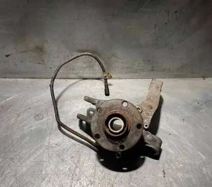 Audi A8 S8 D2 4D Rear wheel hub spindle/knuckle 