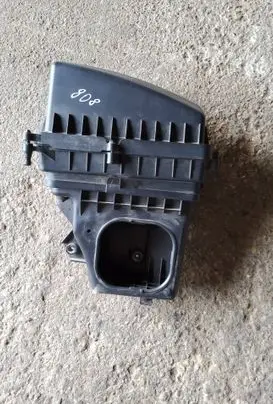 Chrysler 200 Air filter box 68156152AE FN650980