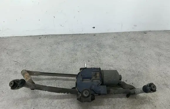 Volkswagen Touran I Front wiper linkage 