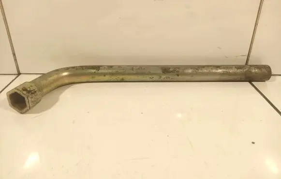 Audi A6 S6 C4 4A Wheel nut wrench 171012219a
