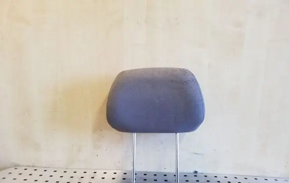 KIA Sorento Front seat headrest 