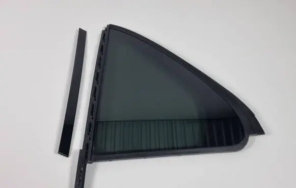 Mercedes-Benz GLE W167 Rear vent window glass A1677301308