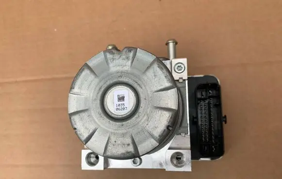 Mitsubishi Outlander ABS Pump 4670B745