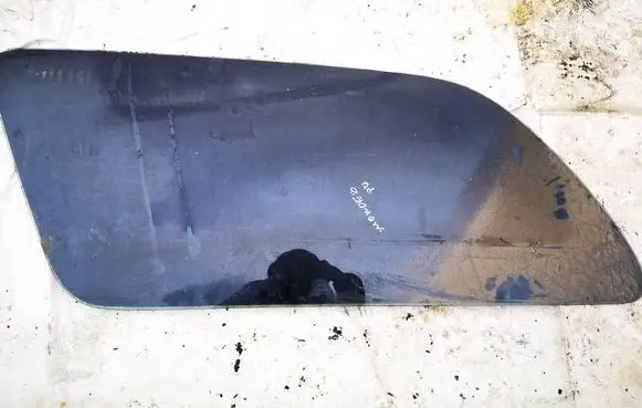 Ford Mondeo MK I Rear side window as2