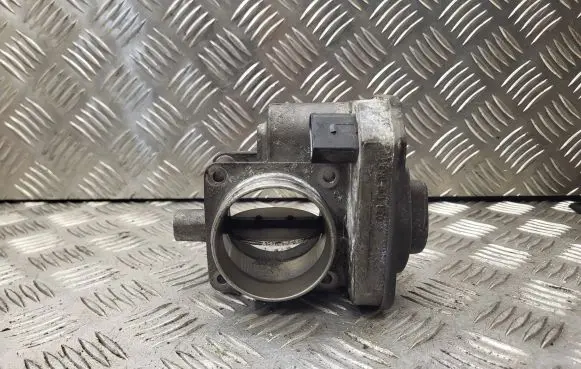 Volkswagen Golf IV Throttle valve 038128063C