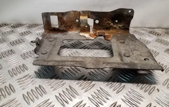 Nissan Juke I F15 Engine control unit holder 