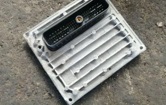Ford Focus Engine control unit/module 4M5112A650HJ
