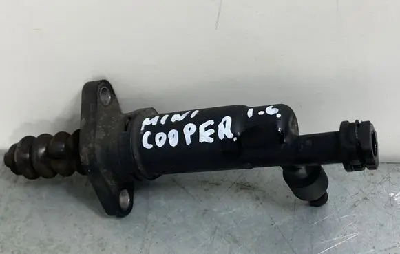 Clutch slave cylinder