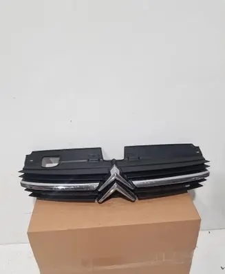 Citroen C5 Quarter panel pressure vent 9636751980