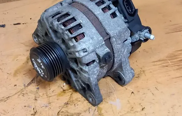 KIA Carens III Generator/alternator 373002A850