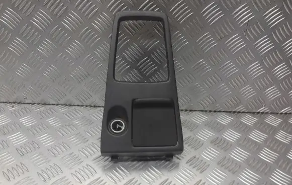 Nissan Primera Gear shifter surround trim plastic