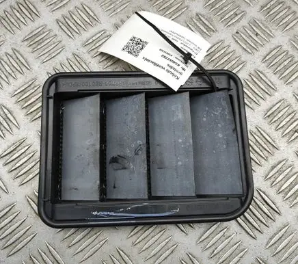 BMW iX1 Quarter panel pressure vent 9201647