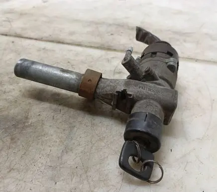 Mercedes-Benz 207 310 Ignition lock 