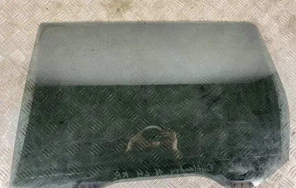 Mitsubishi Outlander Rear door window glass 43R00150