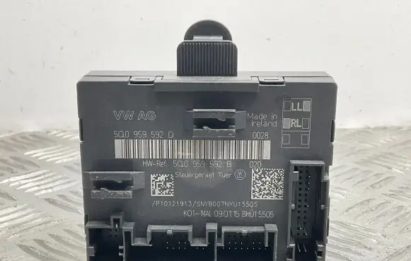 Volkswagen PASSAT B8 Door control unit/module 5Q0959592D