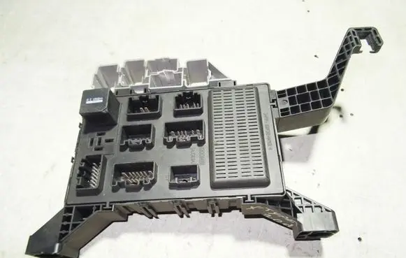 Jaguar X-Type Fuse module 4X4314A073AE