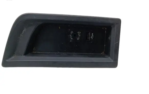 BMW 3 F30 F35 F31 USB socket connector 1050268113 9207358