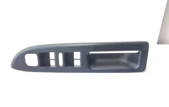 Volkswagen Golf Plus Front door window switch trim 5M1867371C