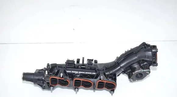BMW 2 F46 Intake manifold 8593972 11618593972 8513855
