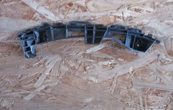 Suzuki Swift III Rear bumper mounting bracket 71822-53R0