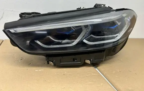 BMW 8 G15 Headlight/headlamp 8739589