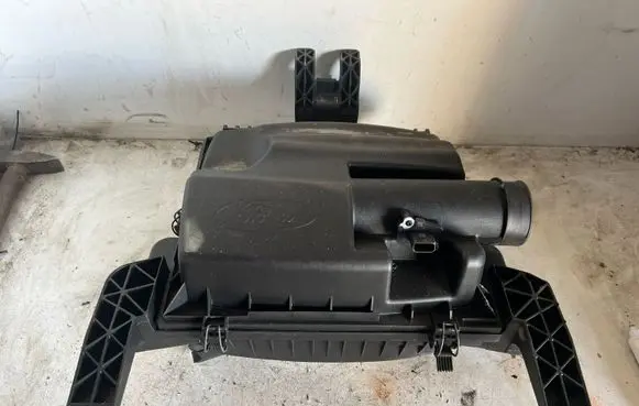 Ford Transit Custom Air filter box 