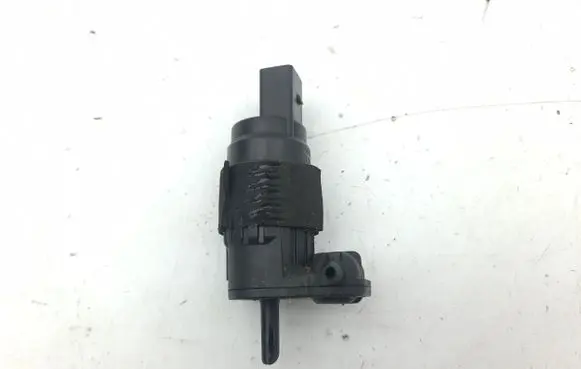 Audi A4 S4 B9 Windscreen/windshield washer pump 8K9955647