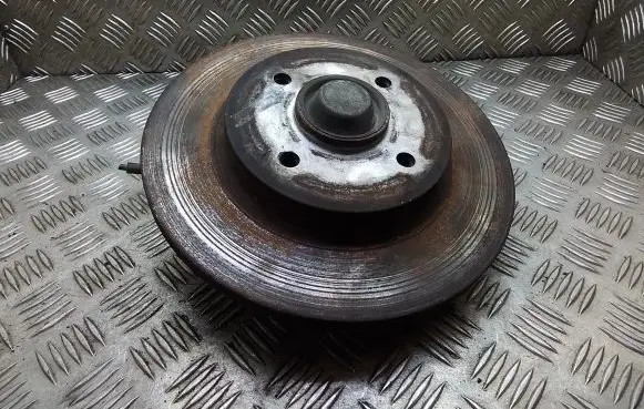 Rear wheel hub