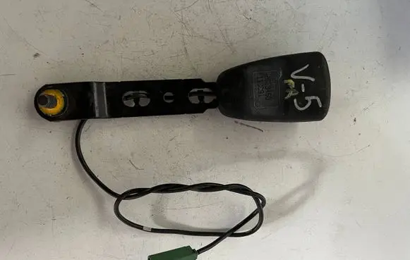 Volvo XC70 Front seatbelt buckle 8623450