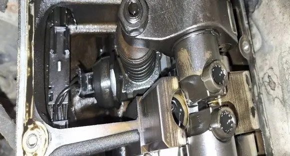 Skoda Octavia Mk2 (1Z) Fuel injector 