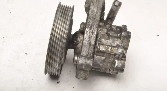 Volvo S80 Power steering pump 6G923A696MD