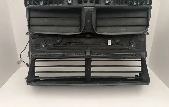 BMW X1 F48 F49 Intercooler air guide/duct channel 7411058