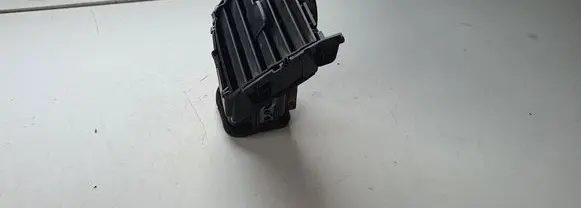 Nissan Leaf I (ZE0) Dashboard side air vent grill/cover trim
