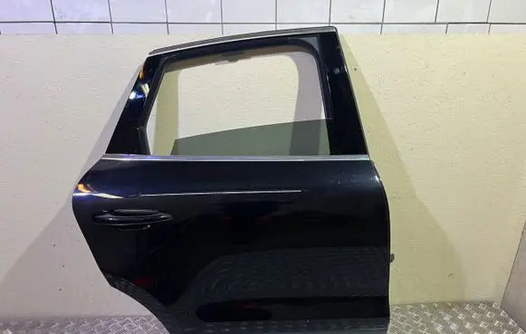 Porsche Macan (95B) Rear door